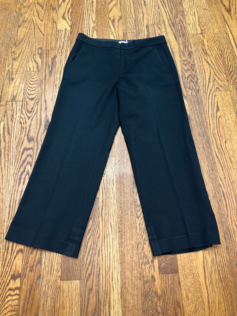 Vince Black Wide-Leg Women’s Bermuda Shorts Size 2  Minimalist  Capsule Chic